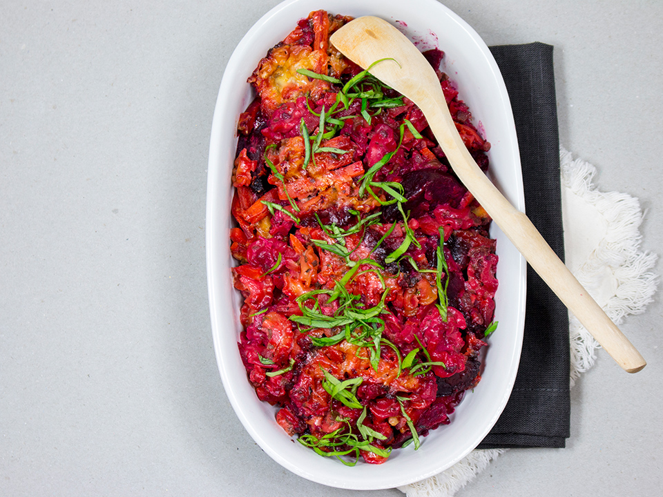 Kasvissyöjän-punajuuri-pastapaistos-960x720